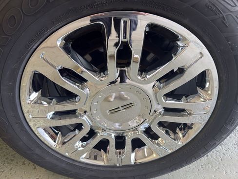 Used 2013 Lincoln Navigator 4WD w/ HD Trailer Tow Pkg image 40