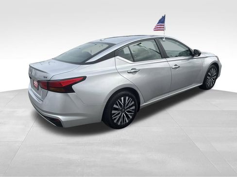 Used 2024 Nissan Altima 2.5 SV image 23