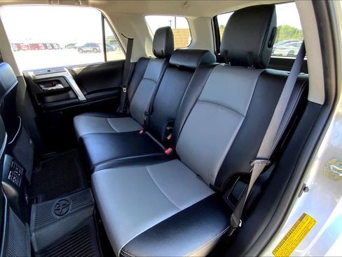 Used 2023 Toyota 4Runner SR5 Premium w/ Moonroof Package RWD image 37