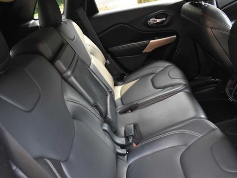 Used 2018 Jeep Cherokee Limited AWD/4WD image 46