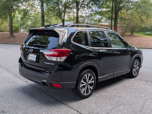 Used 2019 Subaru Forester Limited AWD/4WD image 5