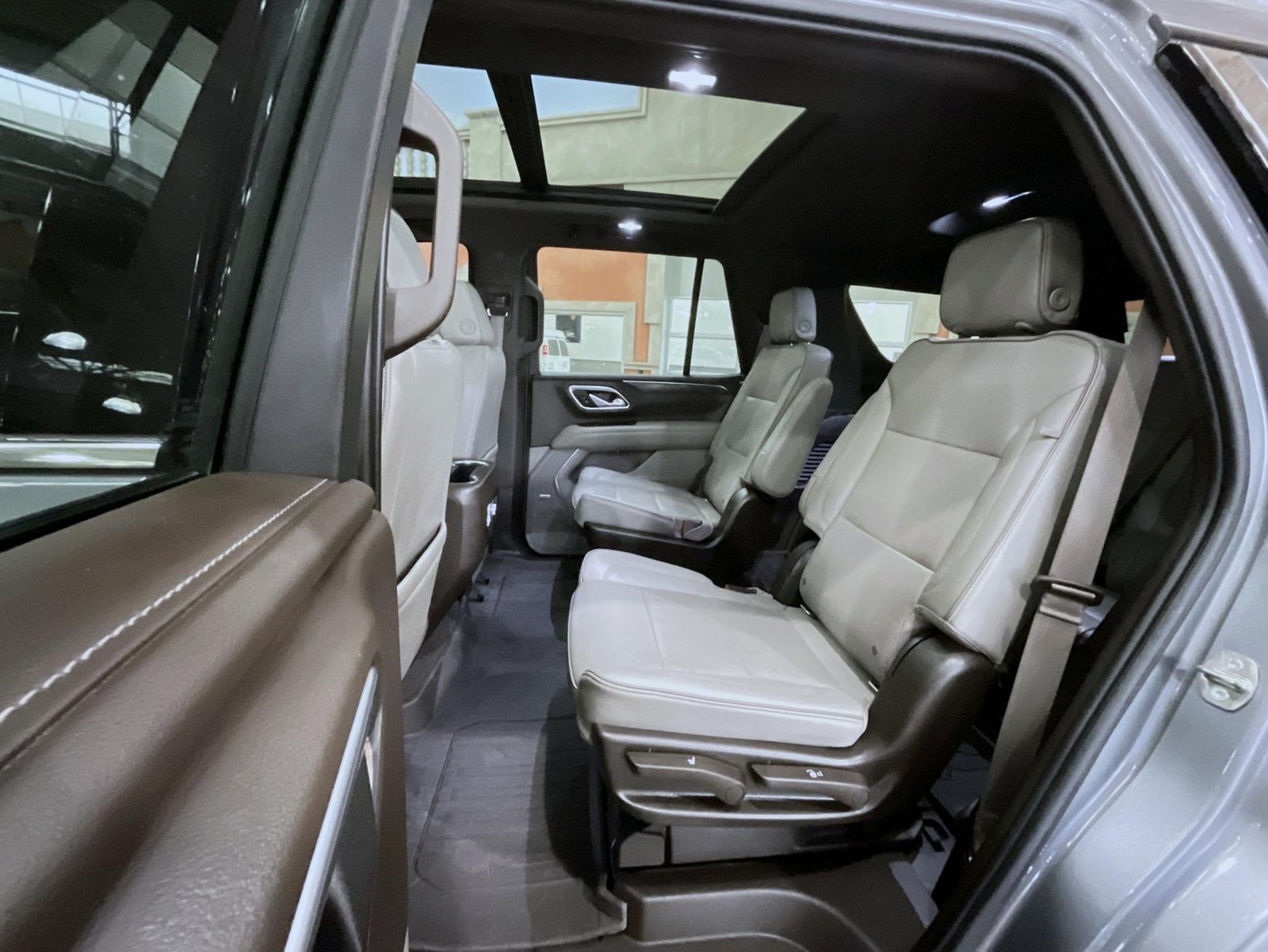 Certified 2021 GMC Yukon SLT w/ SLT Luxury Plus Package AWD/4WD image 23