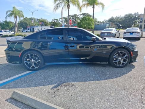 Used 2022 Dodge Charger R/T w/ Blacktop Package RWD image 4
