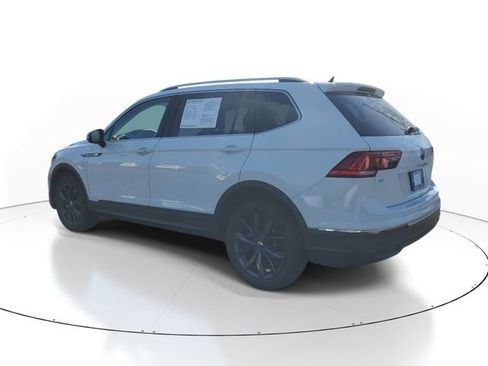 Used 2024 Volkswagen Tiguan SE FWD image 4