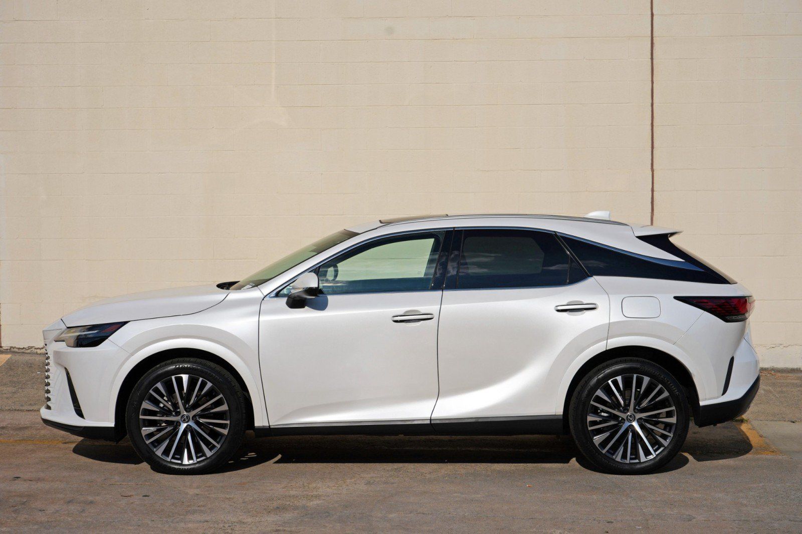 Used 2023 Lexus RX 350 Premium Plus w/ Cold Area Package FWD image 51