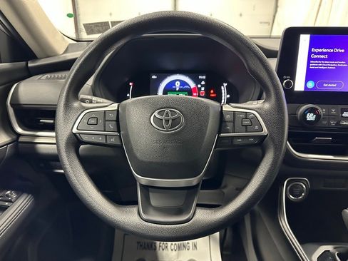 Used 2025 Toyota Grand Highlander AWD image 18