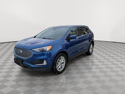Used 2024 Ford Edge SEL w/ Convenience Package image 4