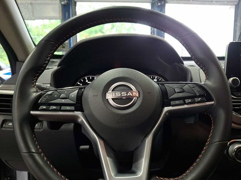 Used 2025 Nissan Altima 2.5 SR AWD/4WD image 18