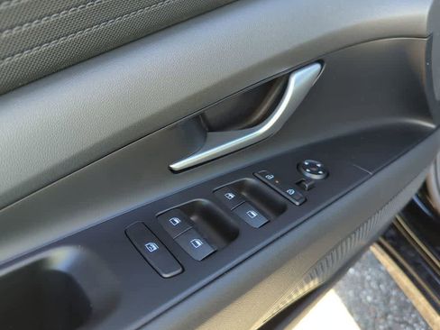 New 2026 Hyundai Elantra SE image 17