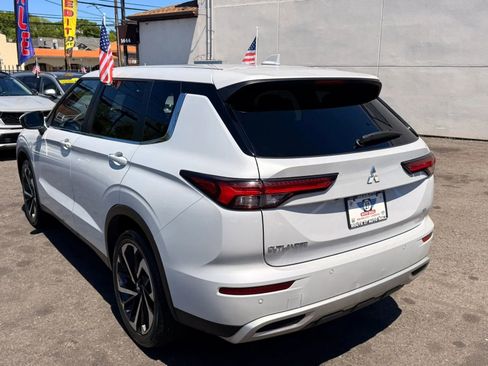 Used 2024 Mitsubishi Outlander FWD image 5