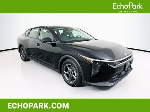 Used 2025 Kia K4 LXS image 1
