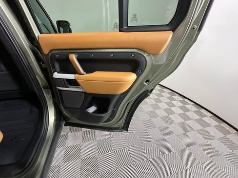Used 2023 Land Rover Defender 110 SE image 25