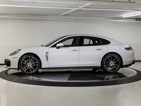 Certified 2023 Porsche Panamera Platinum Edition image 2