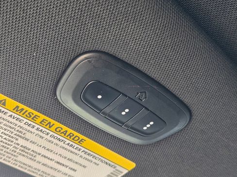 Used 2019 Chrysler Pacifica Limited w/ Advanced Safetytec Group FWD image 48