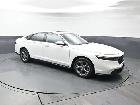 Used 2023 Honda Accord EX image 7