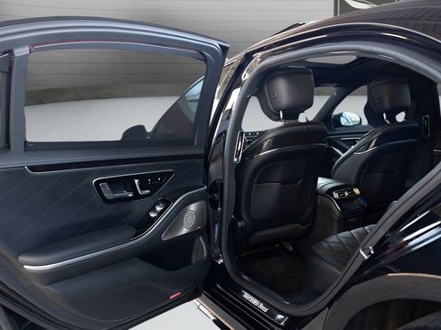 Used 2022 Mercedes-Benz S 580 4MATIC Sedan w/ AMG Line Package image 50