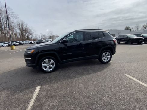 Used 2019 Jeep Compass Latitude image 14