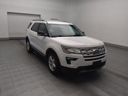 Used 2019 Ford Explorer XLT w/ Equipment Group 202A image 13