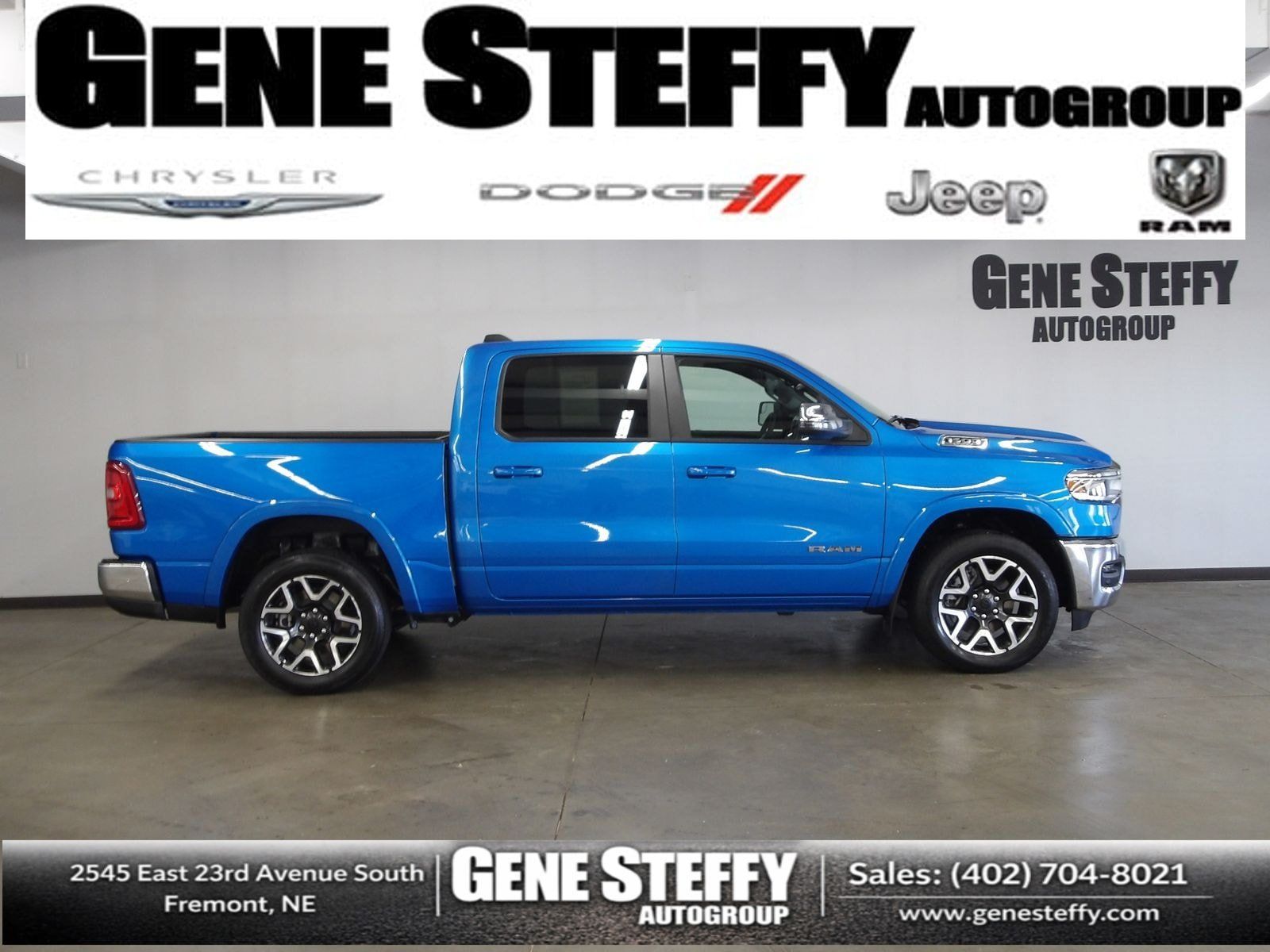 Used 2025 RAM 1500 Laramie AWD/4WD image 1