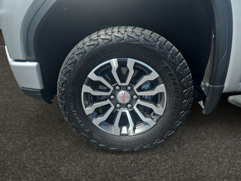 Used 2022 GMC Sierra 1500 AT4 w/ AT4 Premium Package AWD/4WD image 14