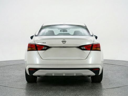 Used 2025 Nissan Altima 2.5 SV image 7
