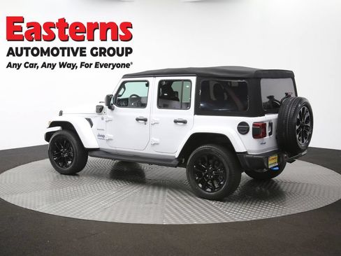 Used 2022 Jeep Wrangler Unlimited Sahara w/ Cold Weather Group AWD/4WD image 64
