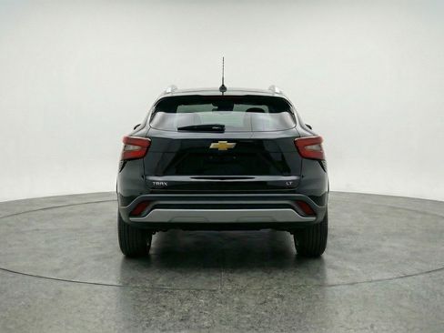 Used 2025 Chevrolet Trax LT FWD image 7
