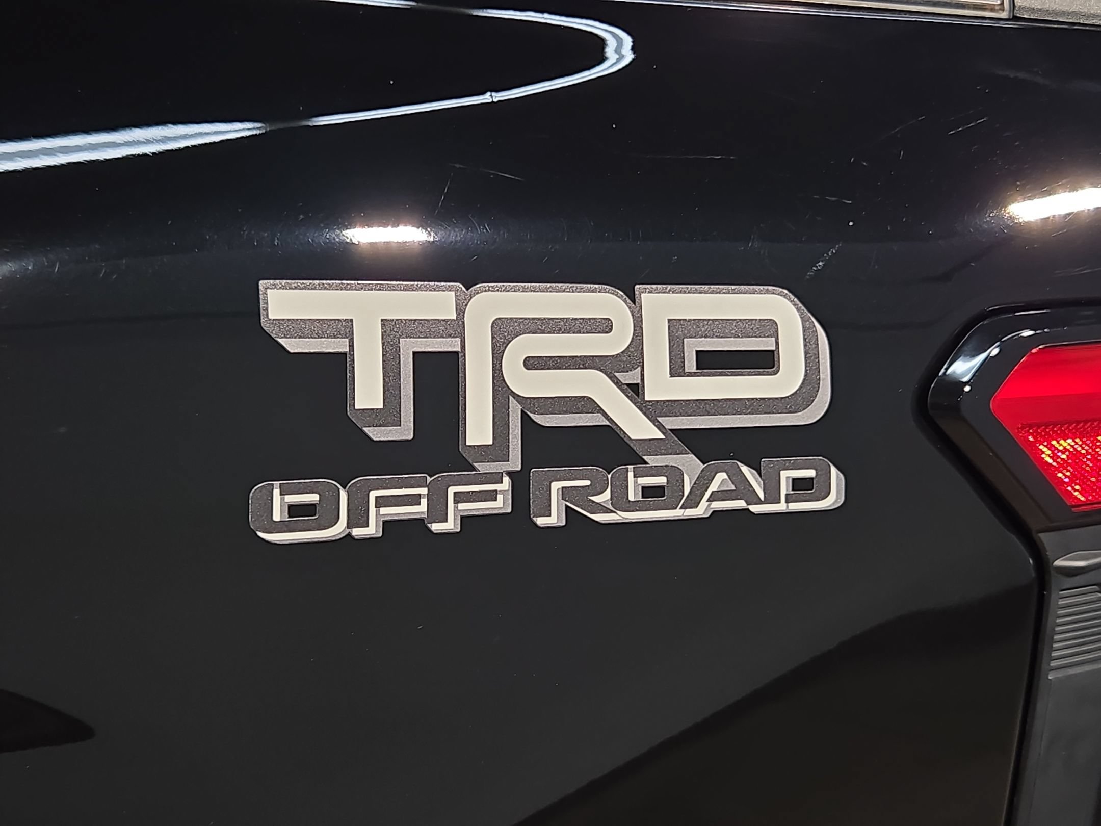 Used 2025 Toyota Tacoma TRD Off-Road w/ TRD Off Road Upgrade Package AWD/4WD image 31