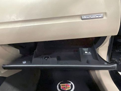 Used 2005 Cadillac XLR image 52