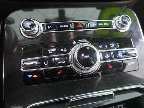 Used 2023 Lincoln Nautilus AWD w/ Premium Package image 20