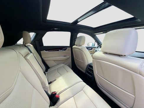 Used 2017 Cadillac XT5 Luxury w/ Driver Awareness Package image 29