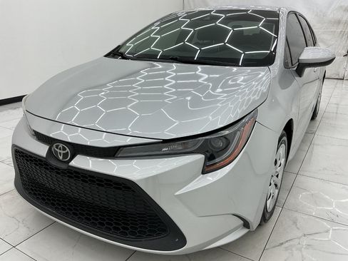 Used 2021 Toyota Corolla LE FWD image 1