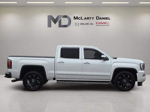 Certified 2018 GMC Sierra 1500 Denali w/ Denali Ultimate Package AWD/4WD image 15