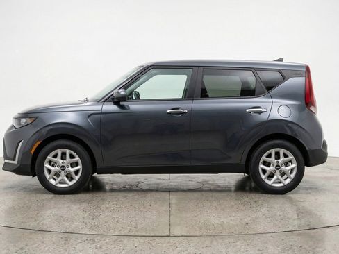 Used 2025 Kia Soul LX w/ LX Technology Package FWD image 5