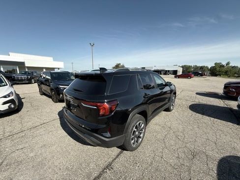Used 2025 GMC Terrain Elevation w/ Elevation Premium Package AWD/4WD image 4