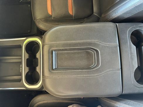 Used 2022 GMC Sierra 2500 AT4 w/ AT4 Premium Plus Package AWD/4WD image 18