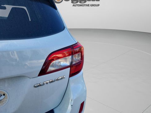 Used 2015 Subaru Outback 2.5i Premium image 18
