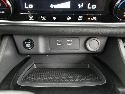 Used 2025 Nissan Rogue SV FWD image 26