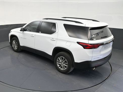Used 2023 Chevrolet Traverse LT FWD image 14