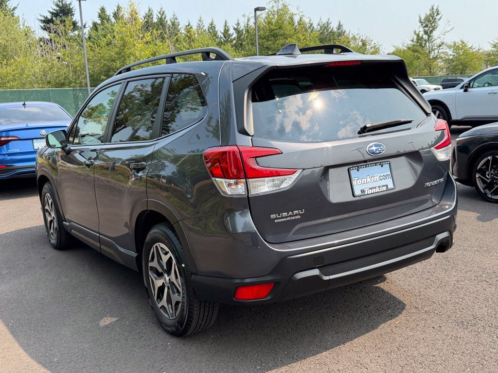 Used 2022 Subaru Forester Premium AWD/4WD image 5