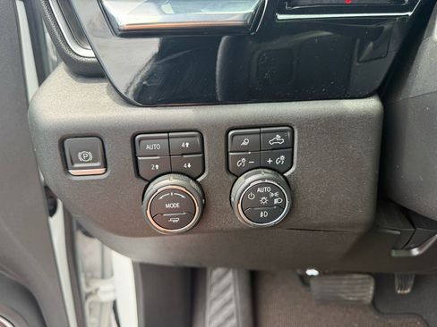 Used 2024 Chevrolet Silverado 2500 High Country image 23