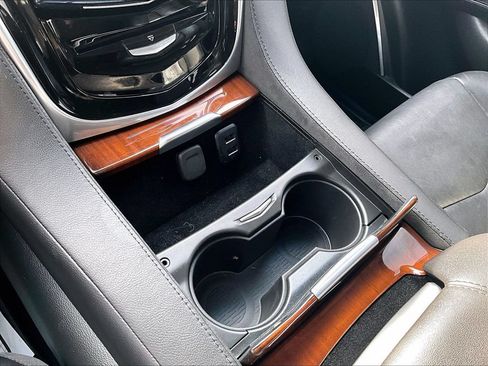 Used 2019 Cadillac Escalade Premium Luxury AWD/4WD image 32