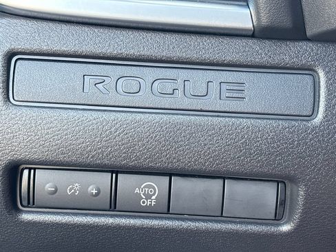 Used 2024 Nissan Rogue S FWD image 7