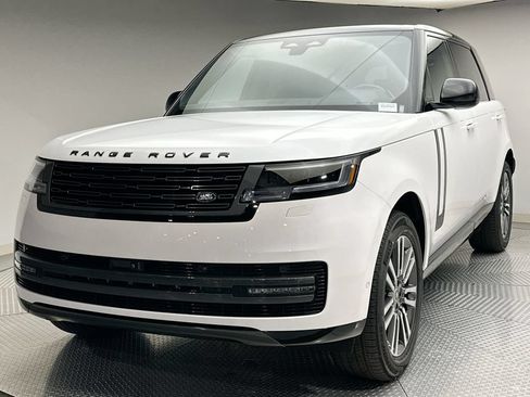 Certified 2025 Land Rover Range Rover Long Wheelbase SE AWD/4WD image 1