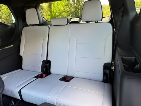 New 2026 Chevrolet Traverse High Country w/ LPO, Floor Liner Package FWD image 17