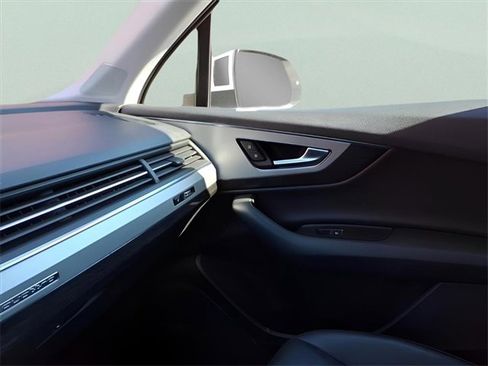 Used 2018 Audi Q7 3.0T Prestige image 22