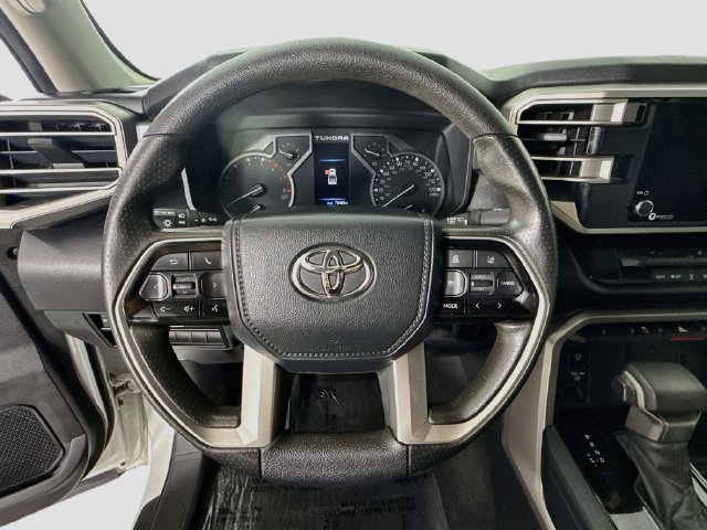 Used 2022 Toyota Tundra SR5 w/ SR5 Convenience Package AWD/4WD image 11