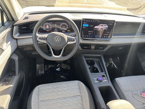 Used 2025 Volkswagen Tiguan S image 7