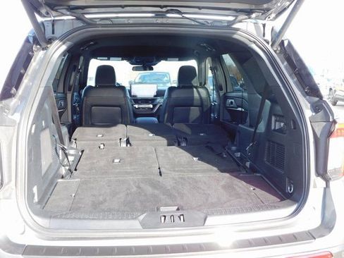 Used 2025 Ford Explorer ST-Line w/ ST-Line Street Pack image 29