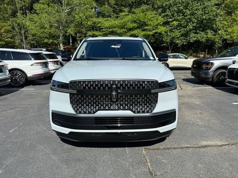New 2025 Lincoln Navigator L Reserve image 14